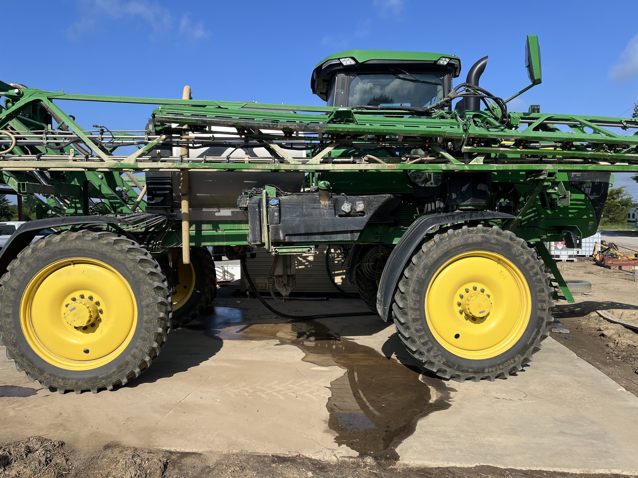 2022 John Deere 410R Self-Propelled Sprayer