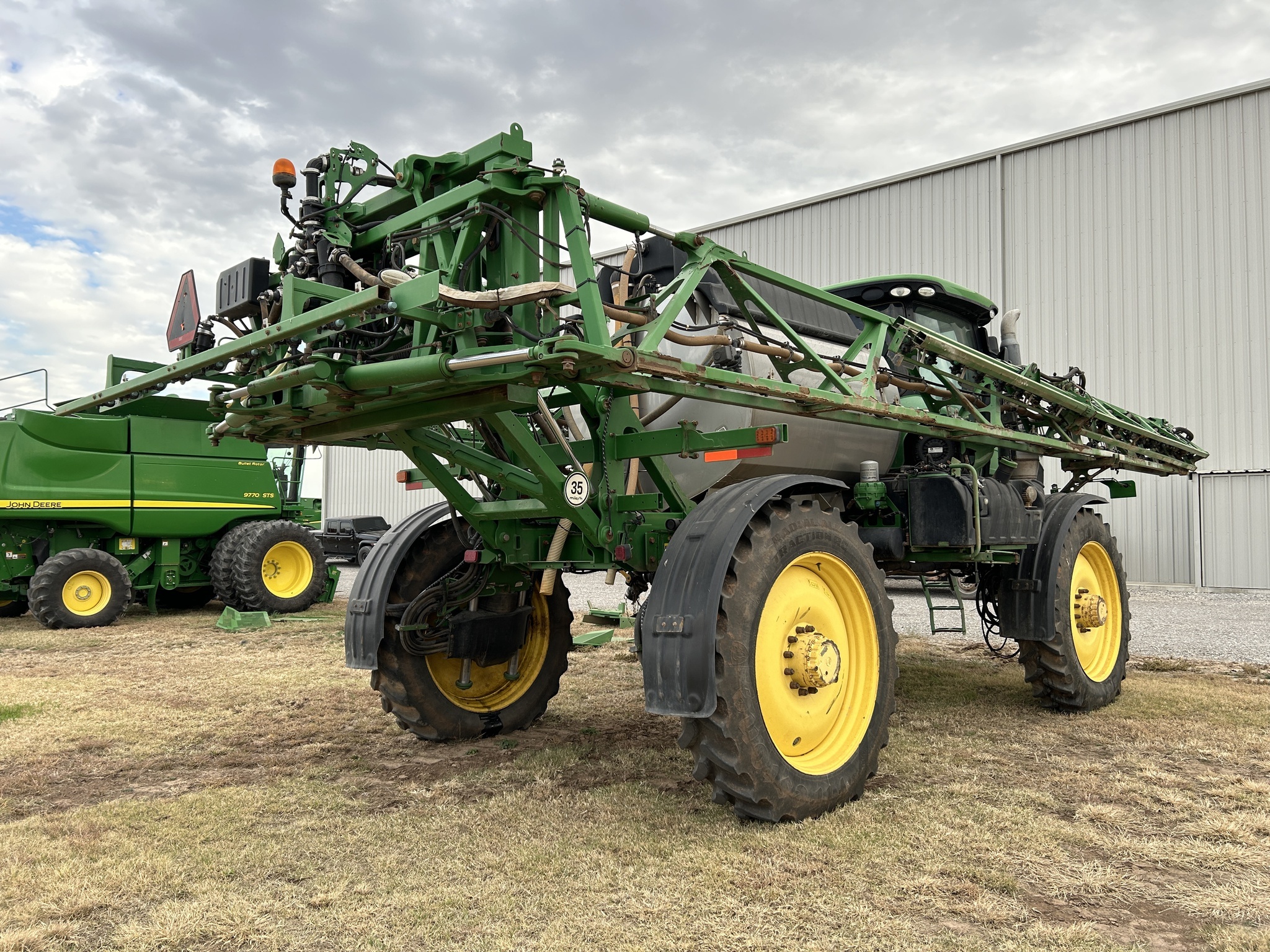 2017 John Deere R4038 Self-Propelled Sprayer