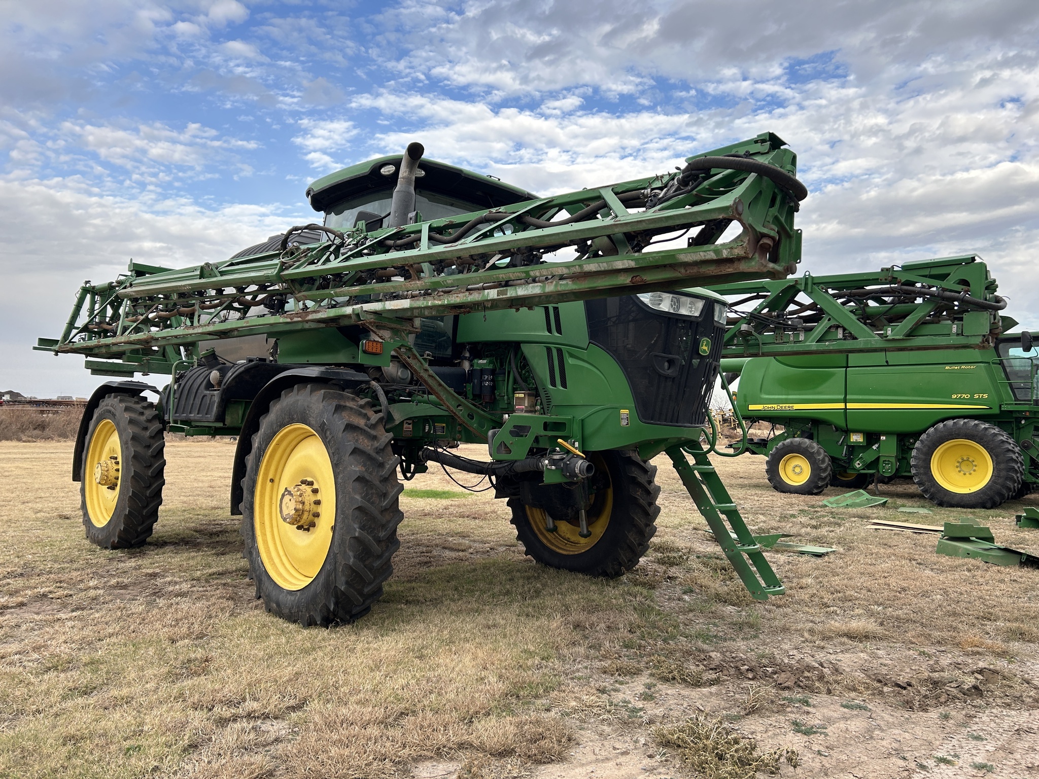 2017 John Deere R4038 Self-Propelled Sprayer