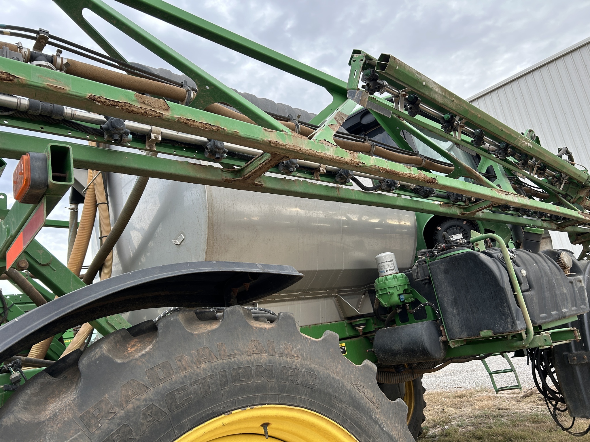2017 John Deere R4038 Self-Propelled Sprayer