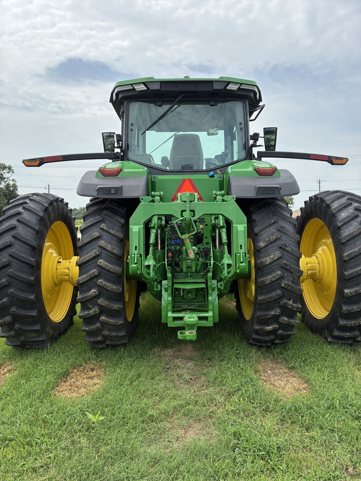 2023 John Deere 8R 310 Tractor