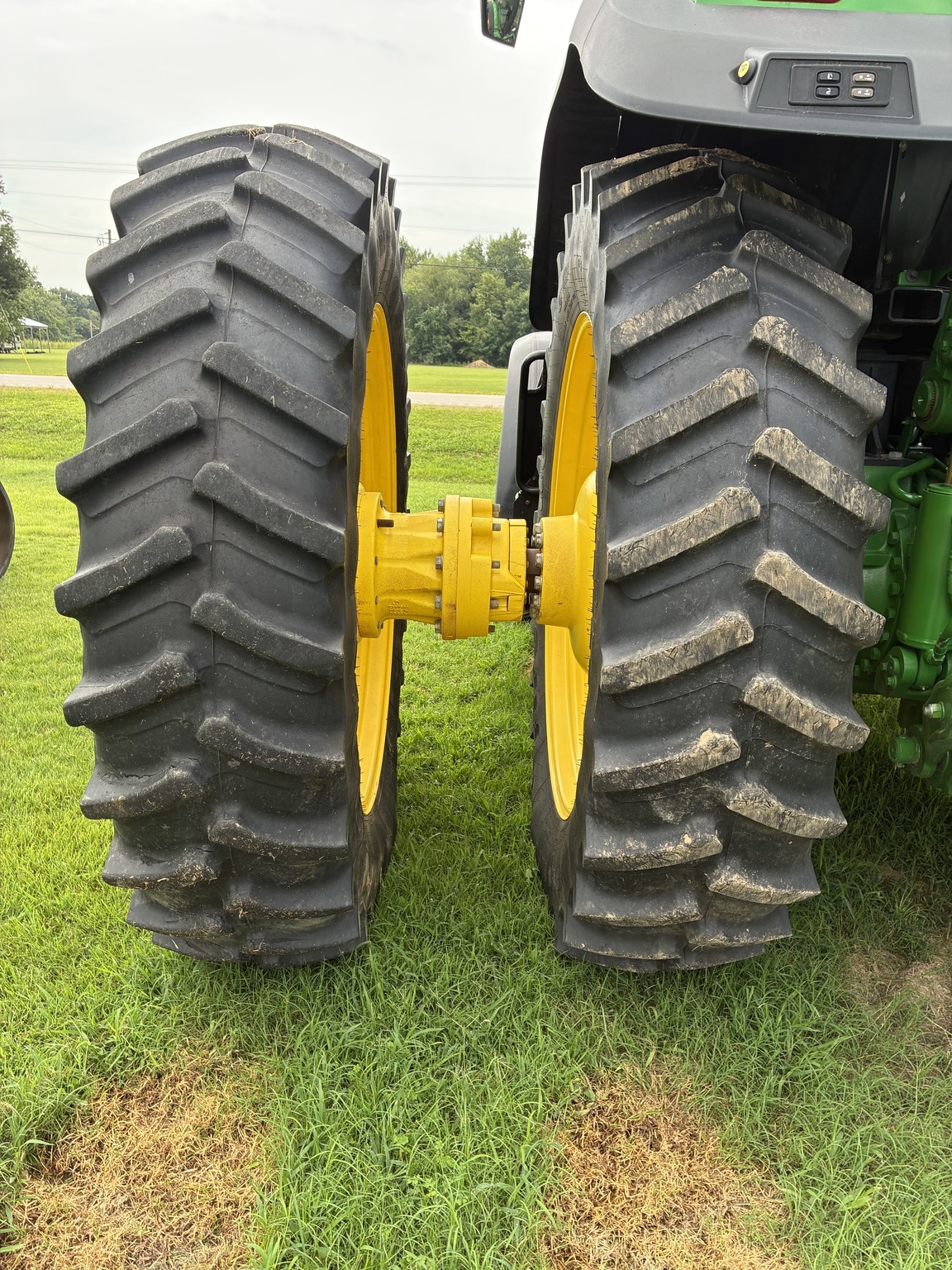 2023 John Deere 8R 310 Tractor