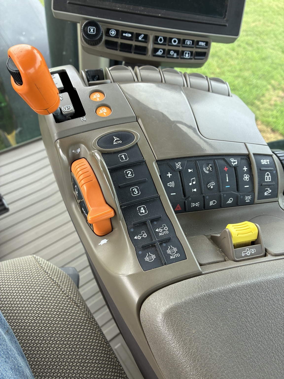 2023 John Deere 8R 310 Tractor