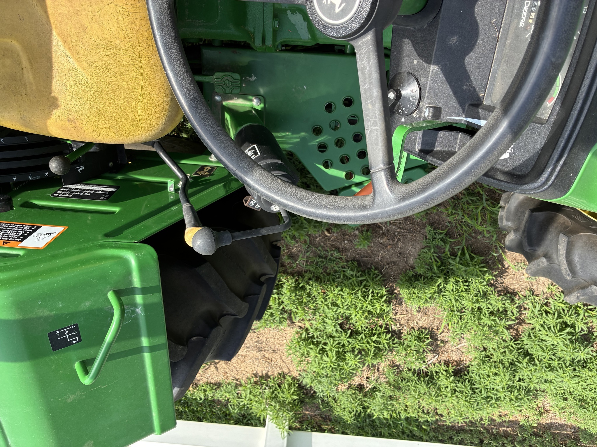 2013 John Deere 5065E Tractor
