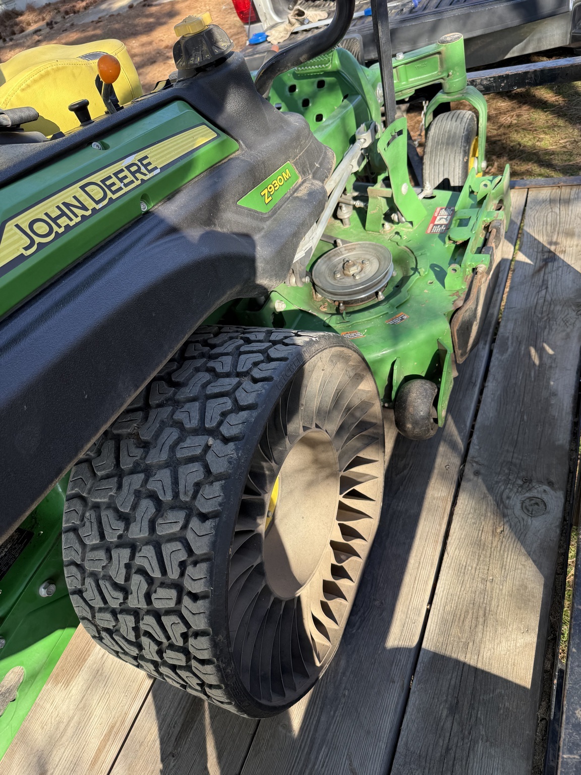 2022 John Deere Z930M Lawn Mower