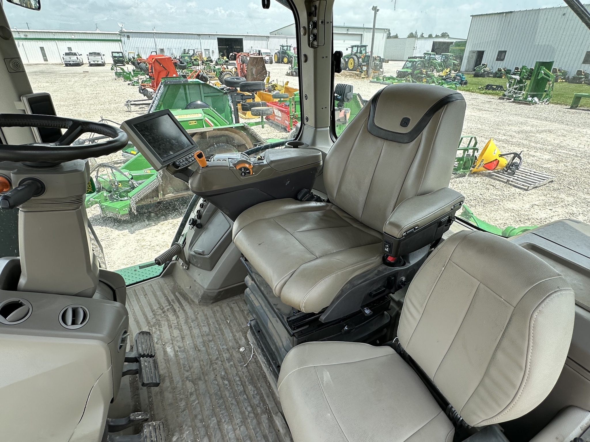 2023 John Deere 8R 410 Tractor