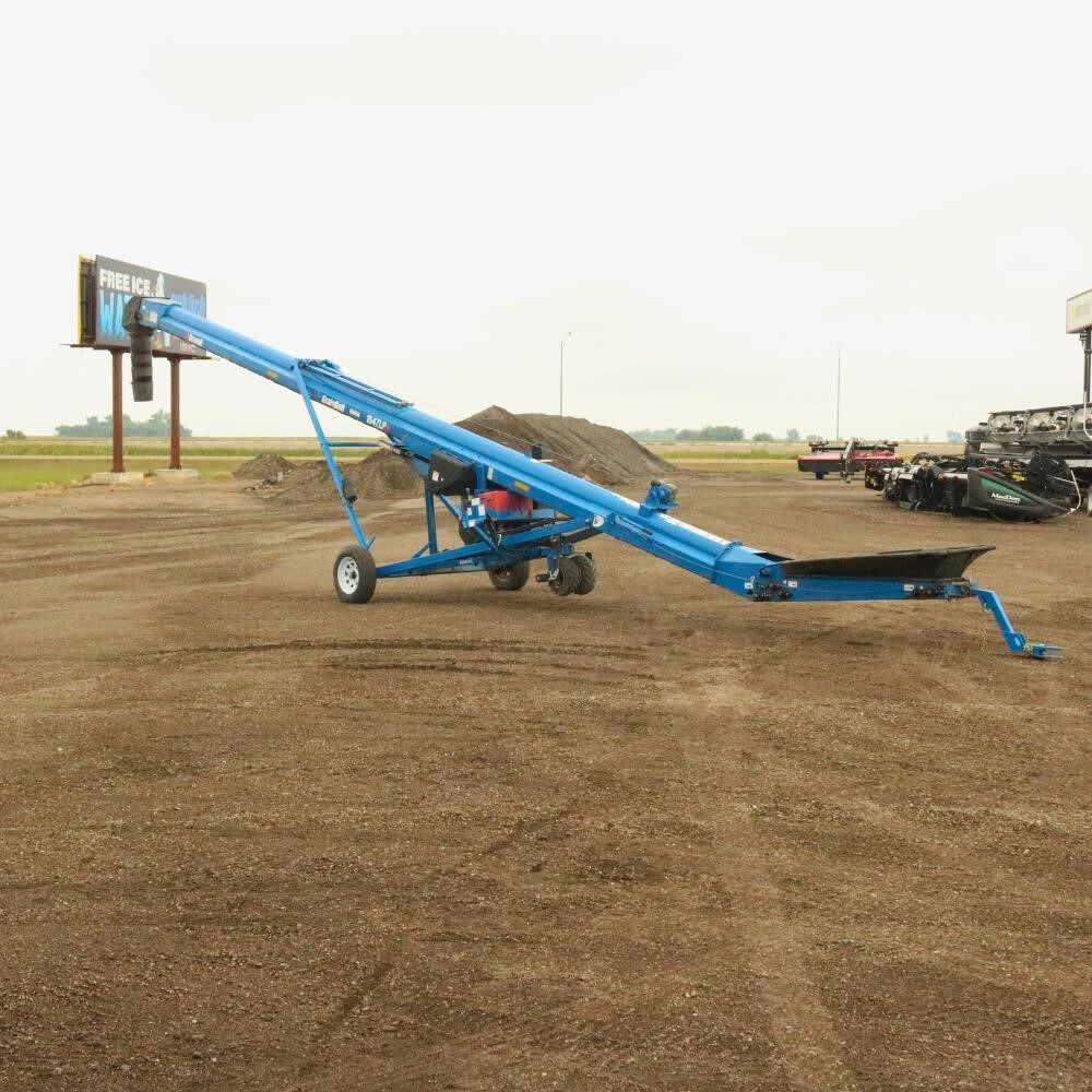 2021 Brandt 1547LP+ Augers and Conveyor