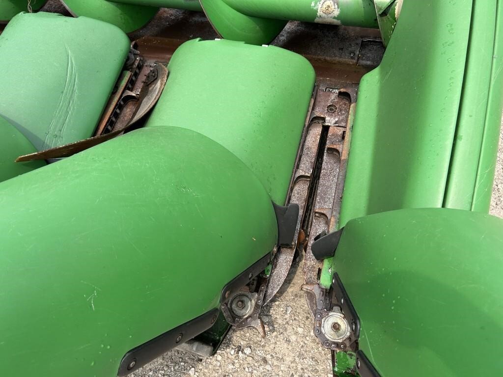 2011 John Deere 612C Corn Head