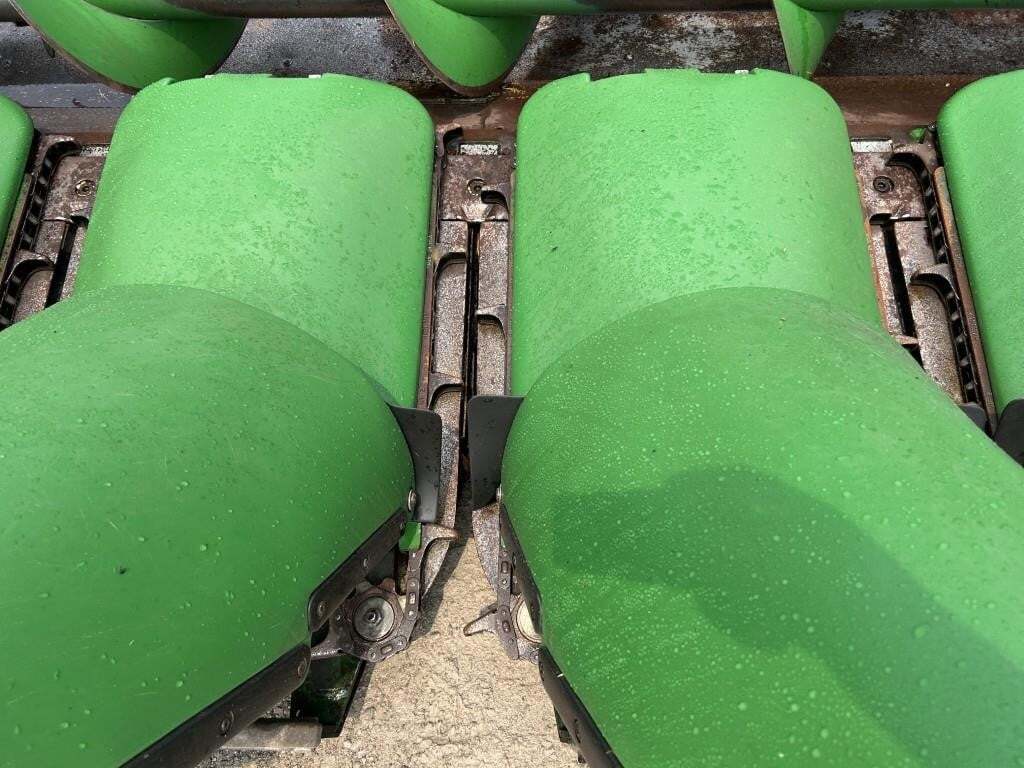 2011 John Deere 612C Corn Head
