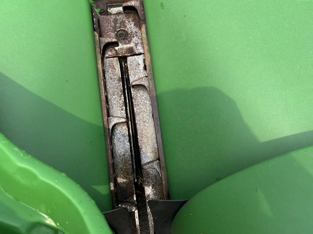 2011 John Deere 612C Corn Head