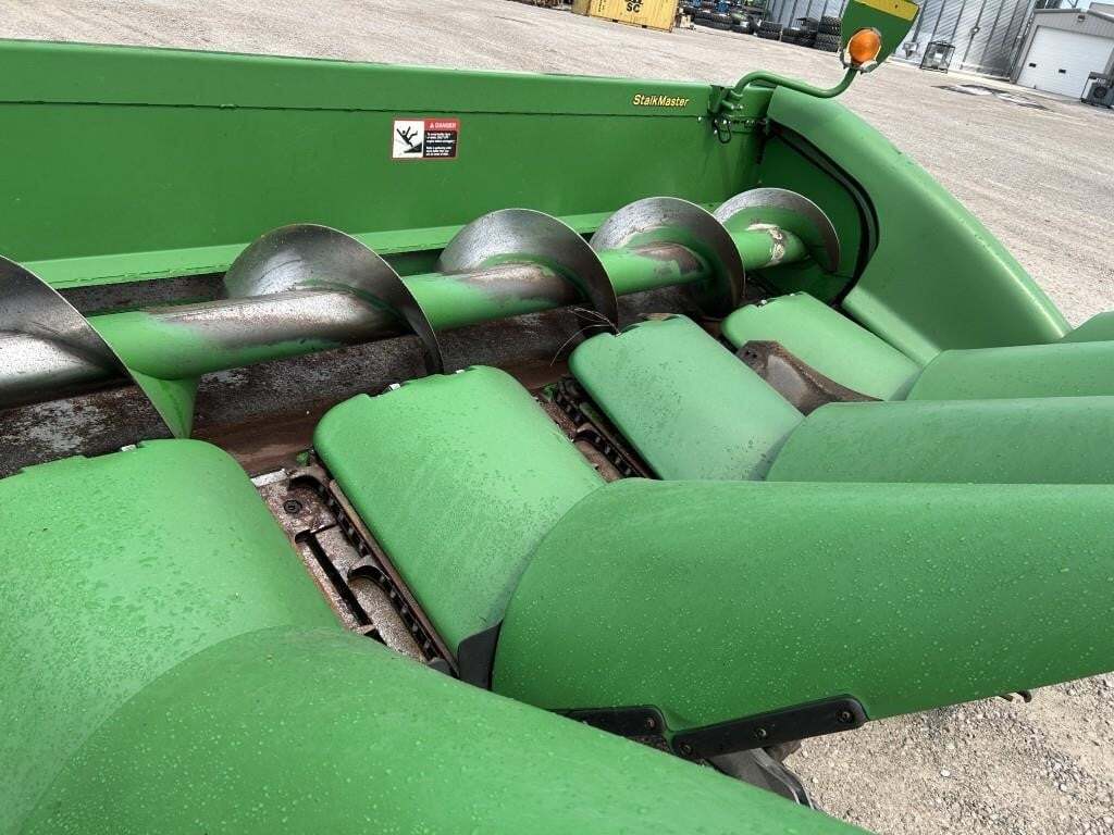 2011 John Deere 612C Corn Head