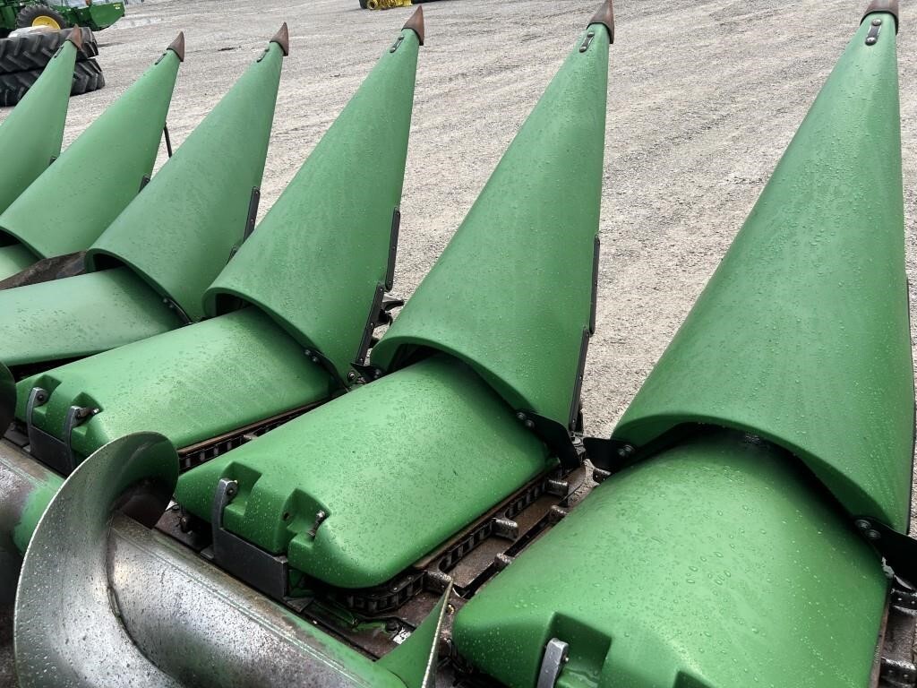 2011 John Deere 612C Corn Head