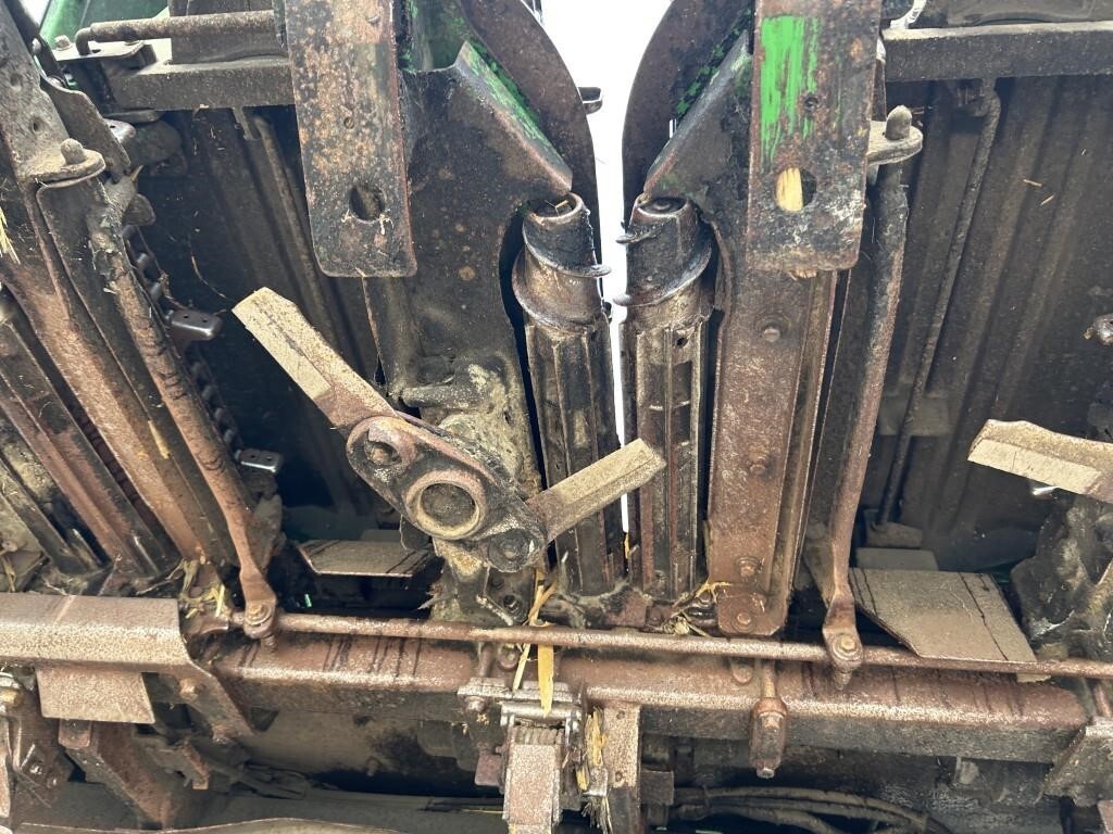 2011 John Deere 612C Corn Head