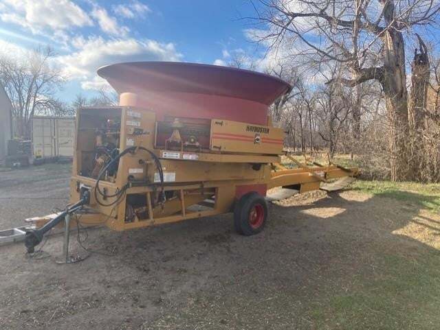 2013 Haybuster H1000 Grinders and Mixer