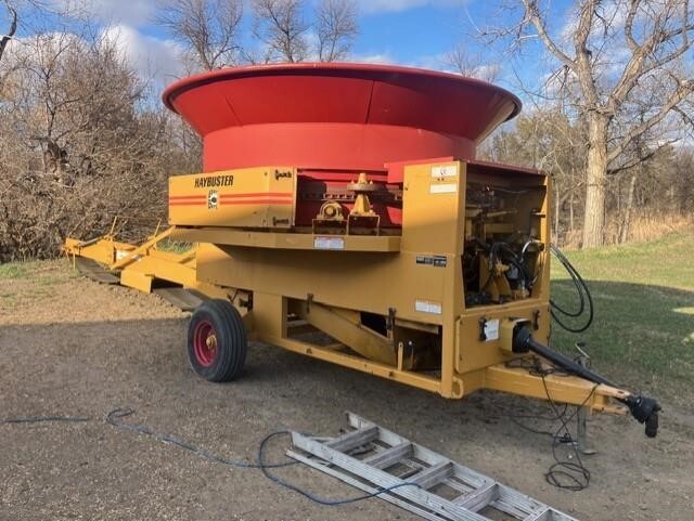2013 Haybuster H1000 Grinders and Mixer