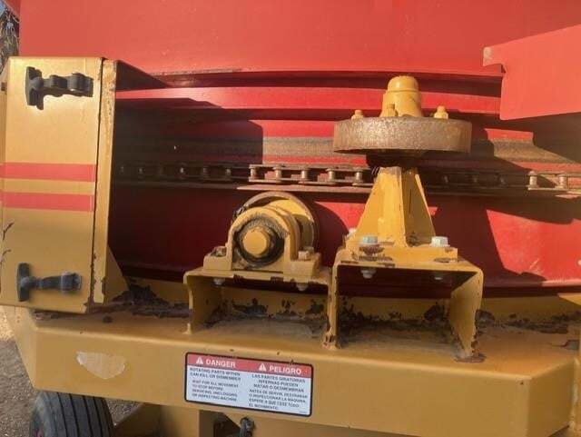 2013 Haybuster H1000 Grinders and Mixer