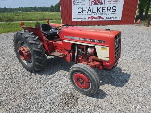  International Harvester 464 Tractor