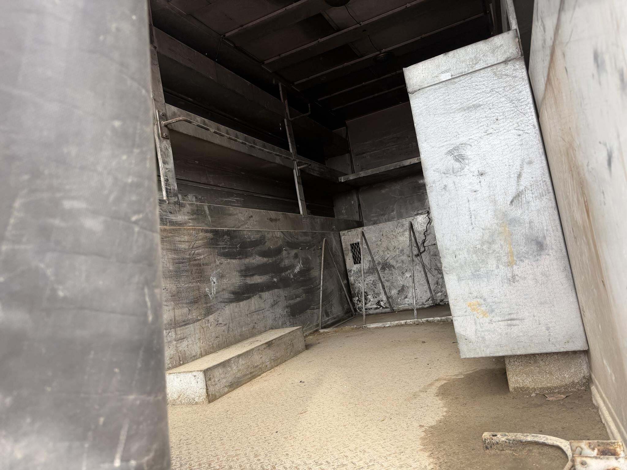 2011 International DURASTAR 4300 Semi Trucks/Trailer