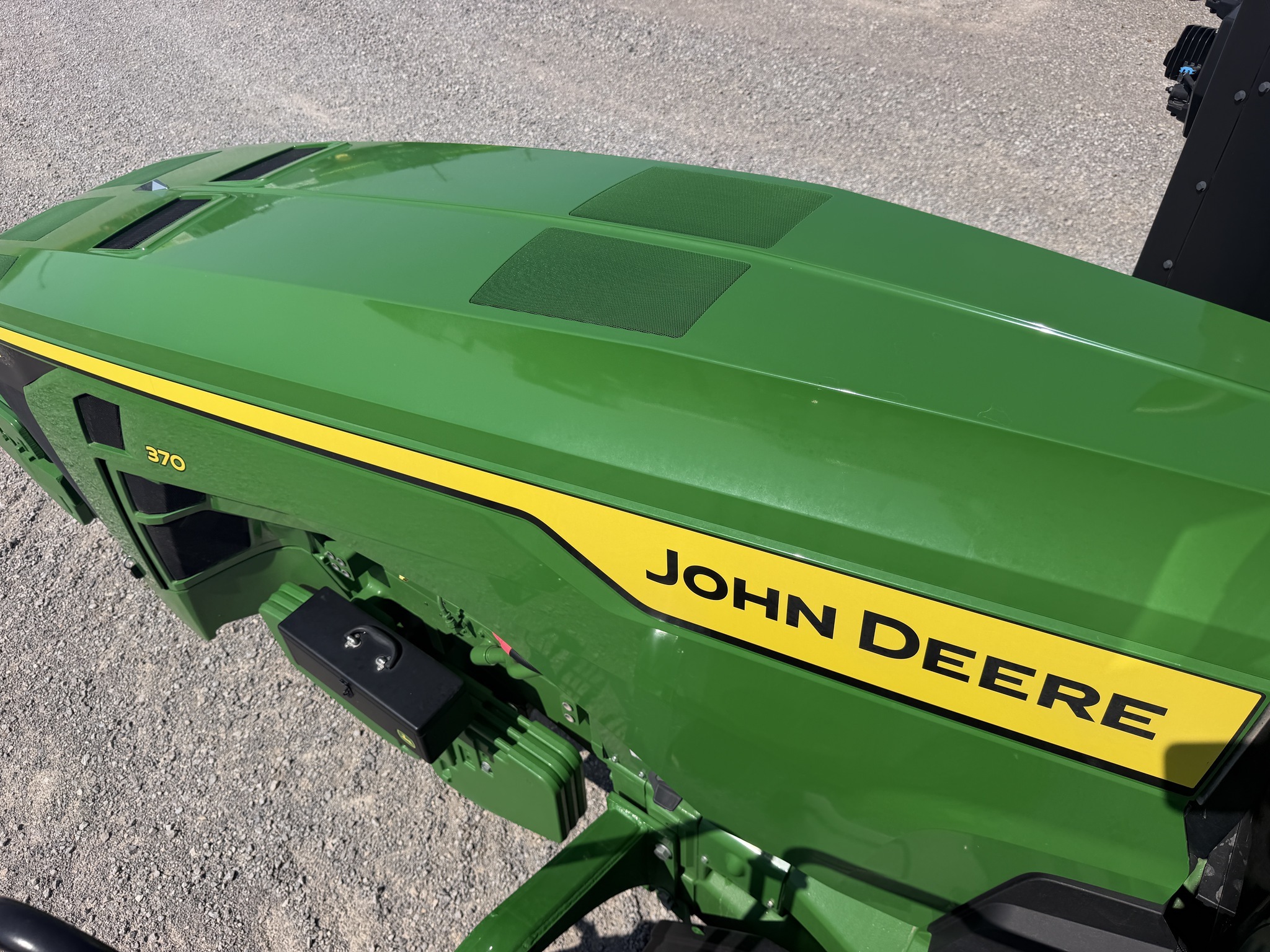 2025 John Deere 8RT 370 Tractor