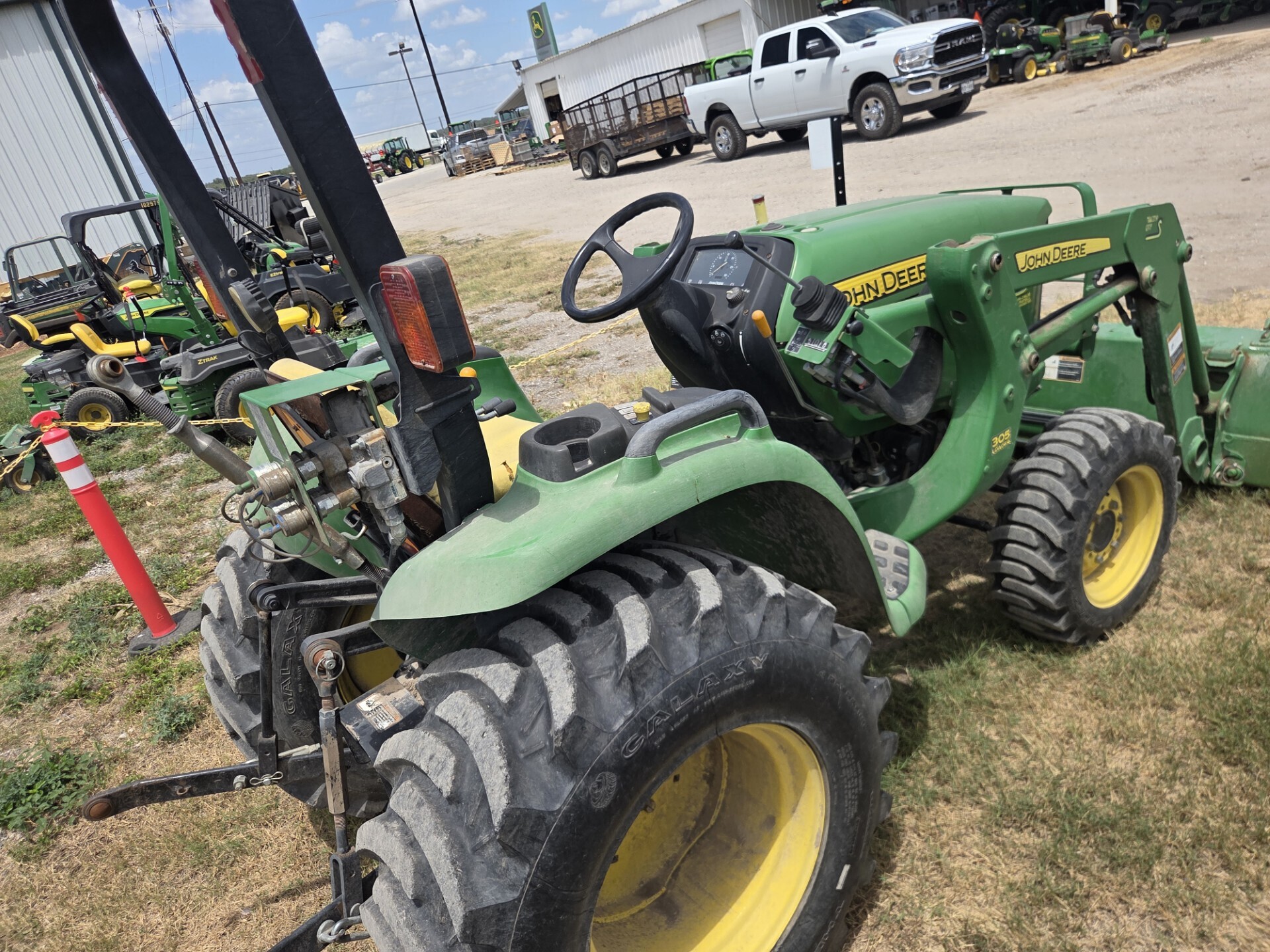 2010 John Deere 3038E Tractor