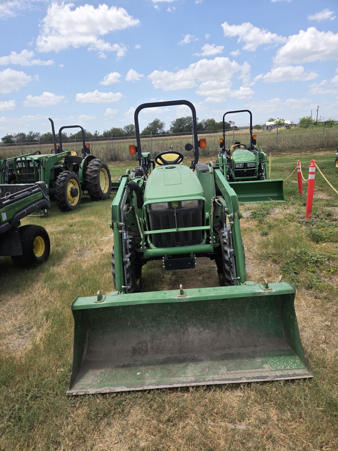 2010 John Deere 3038E Tractor