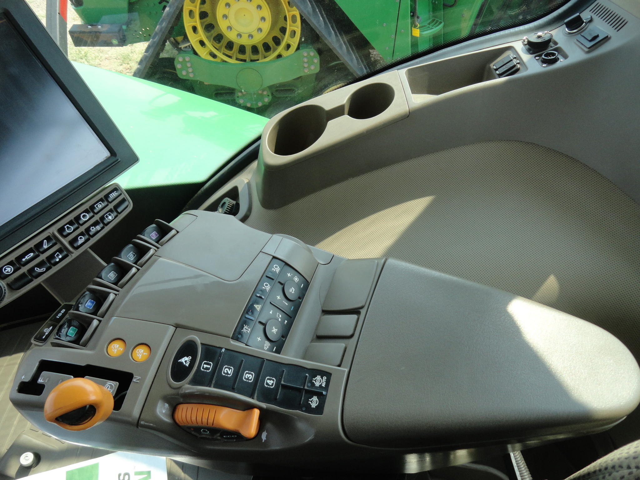 2018 John Deere 9620R Tractor