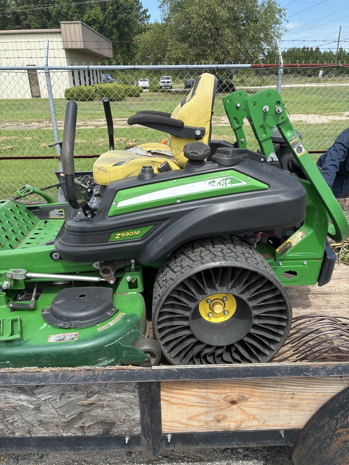 2019 John Deere Z930M Lawn Mower