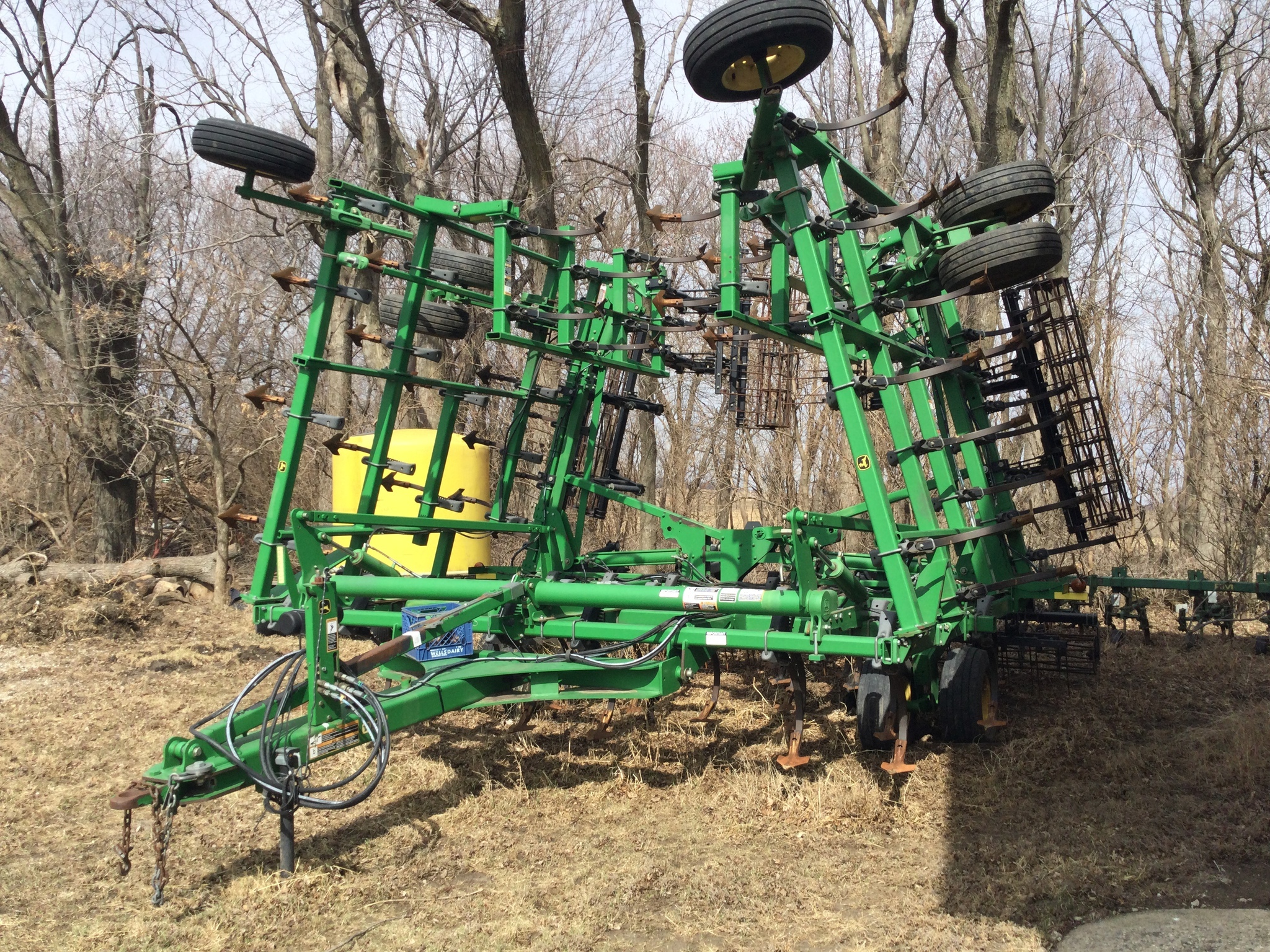 2012 John Deere 2210 Field Cultivator