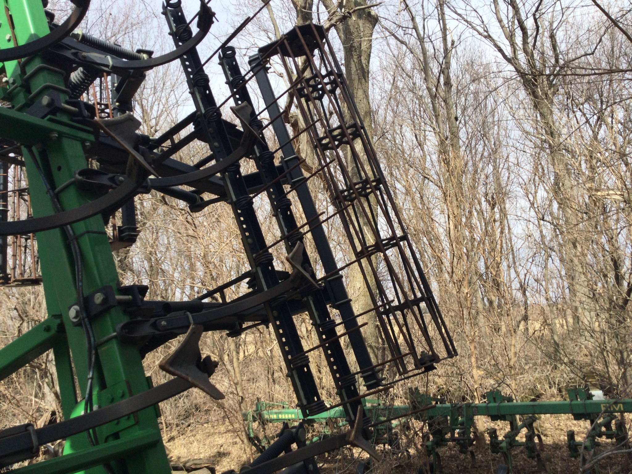 2012 John Deere 2210 Field Cultivator