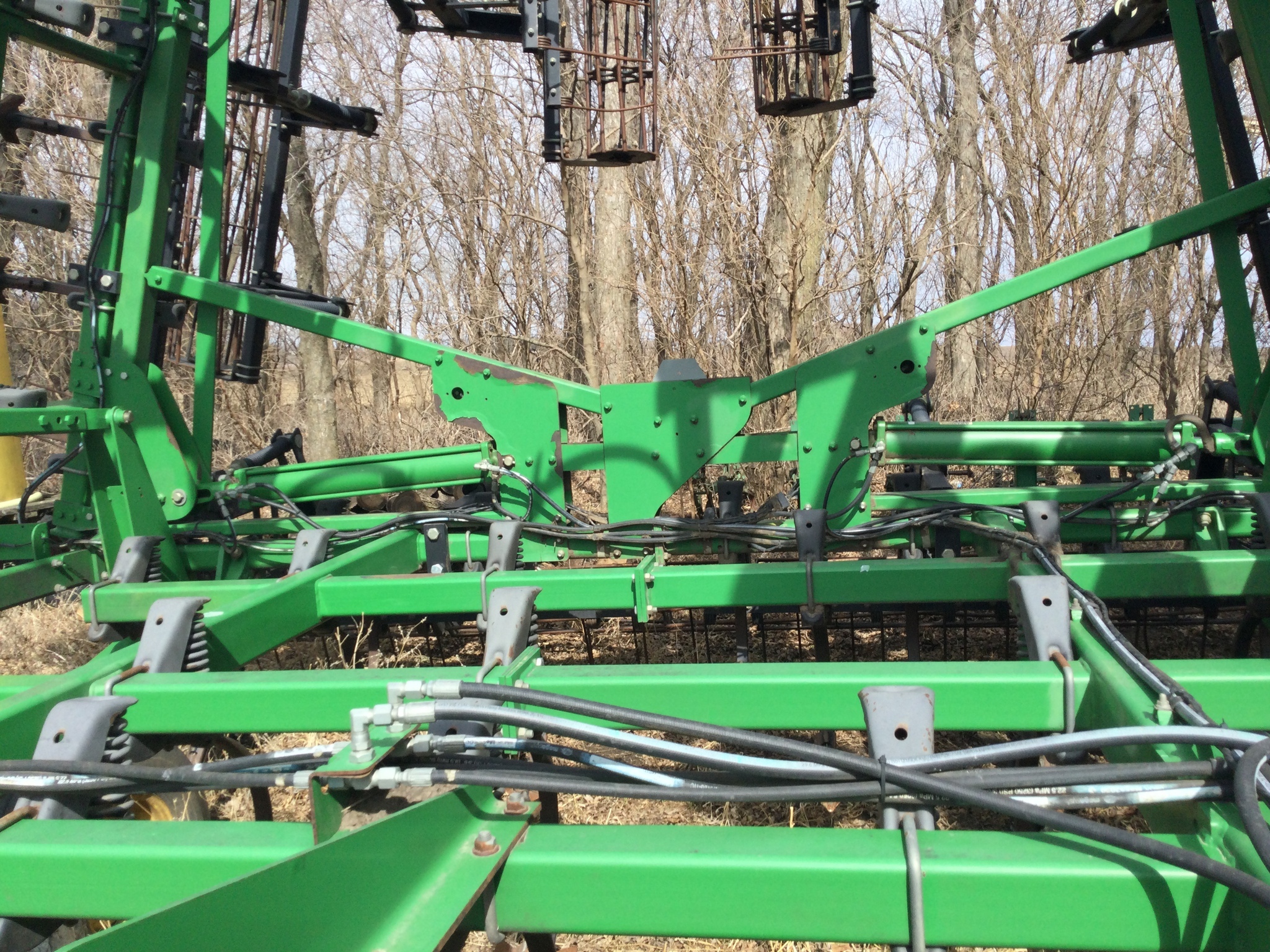 2012 John Deere 2210 Field Cultivator