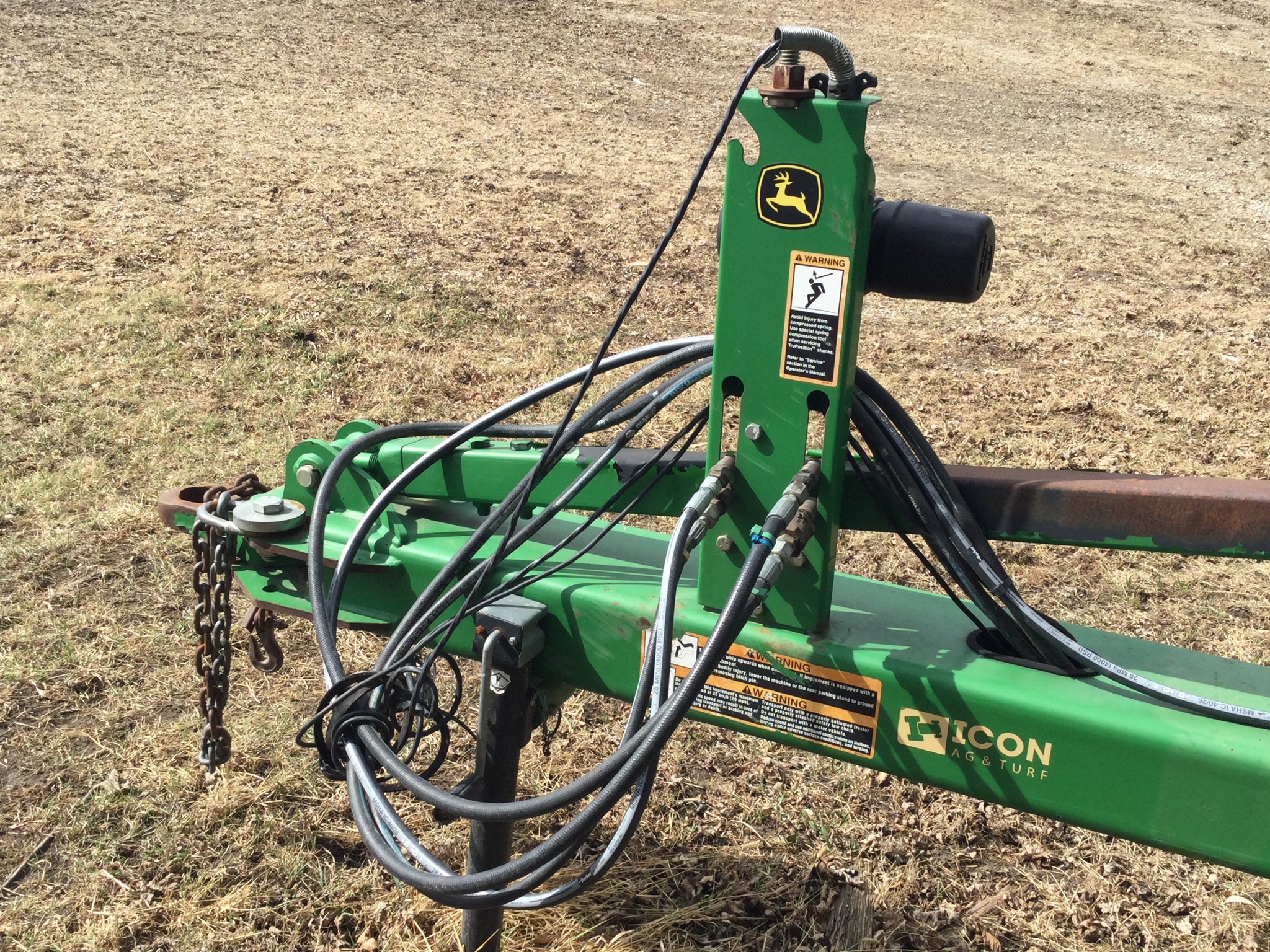 2012 John Deere 2210 Field Cultivator