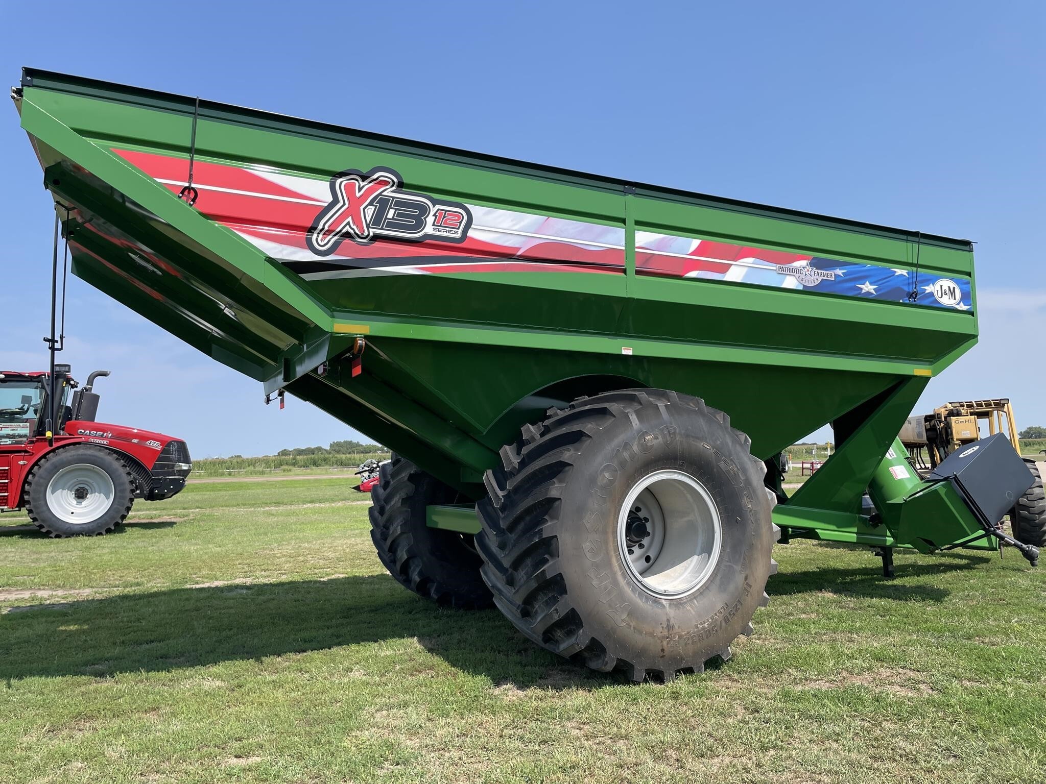 2026 J&M 1312-20S Grain Cart