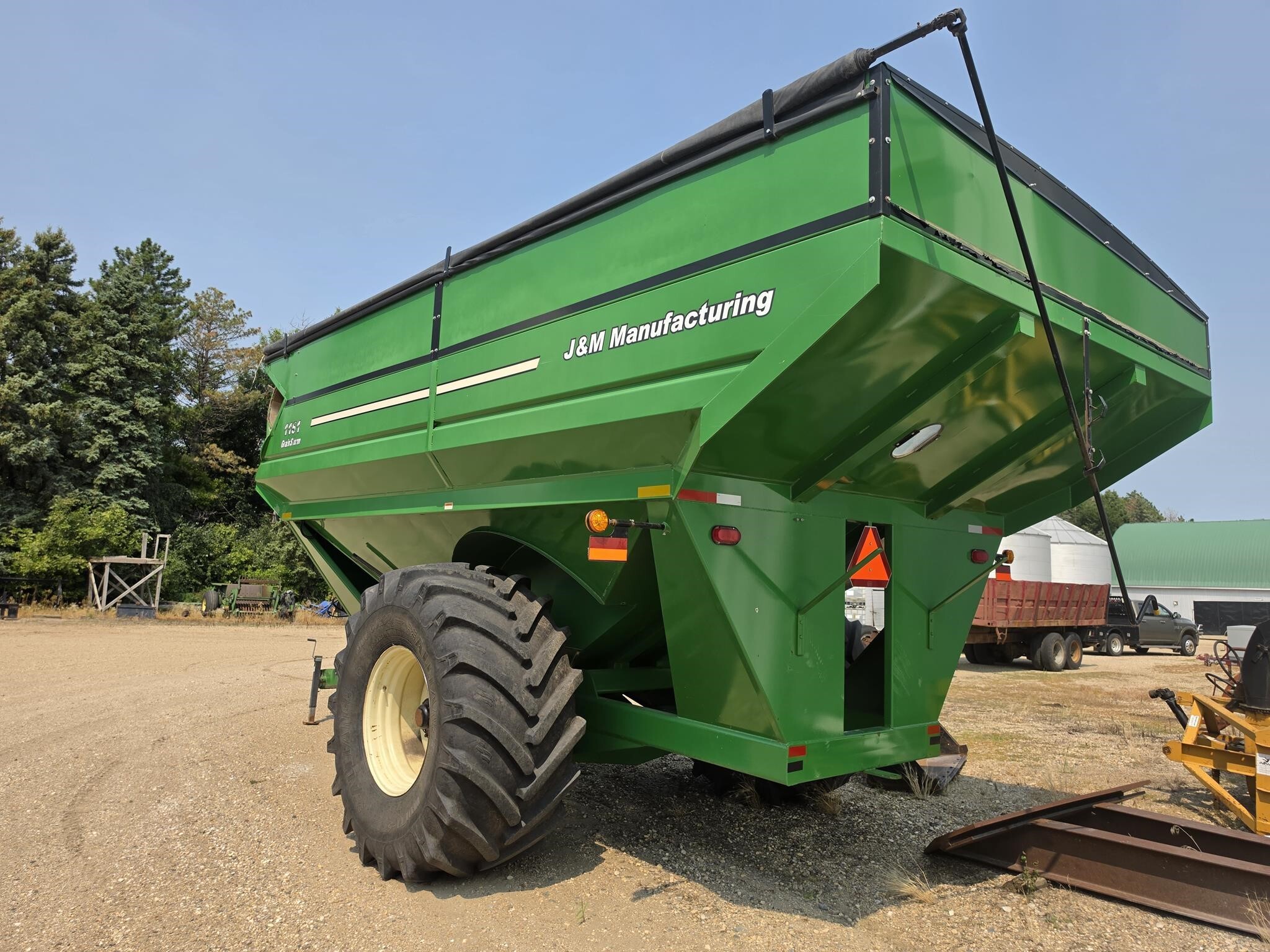 2010 J&M 1151-22S Grain Cart