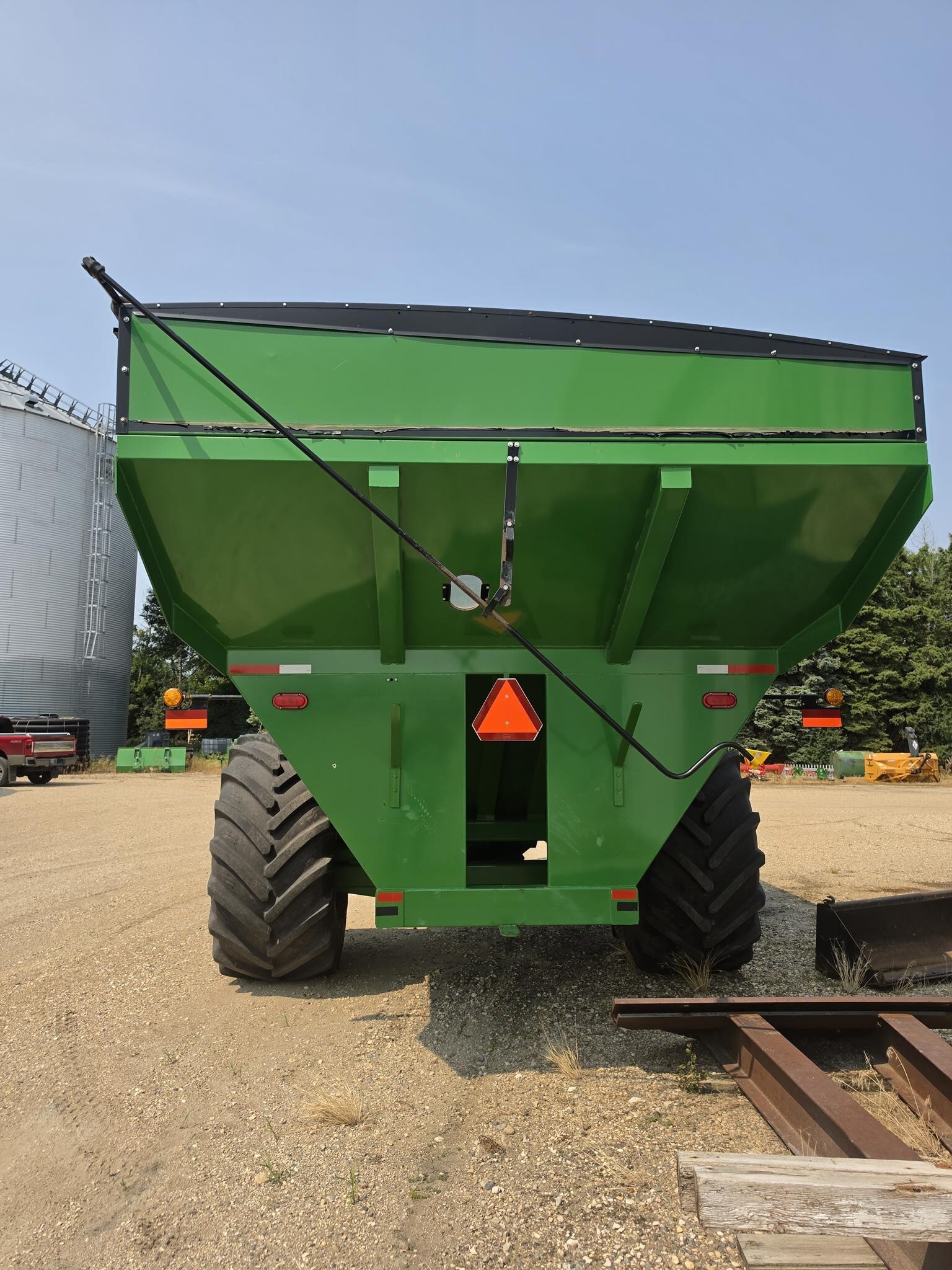 2010 J&M 1151-22S Grain Cart