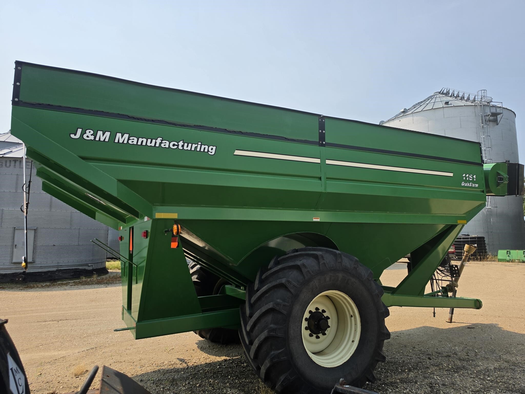 2010 J&M 1151-22S Grain Cart