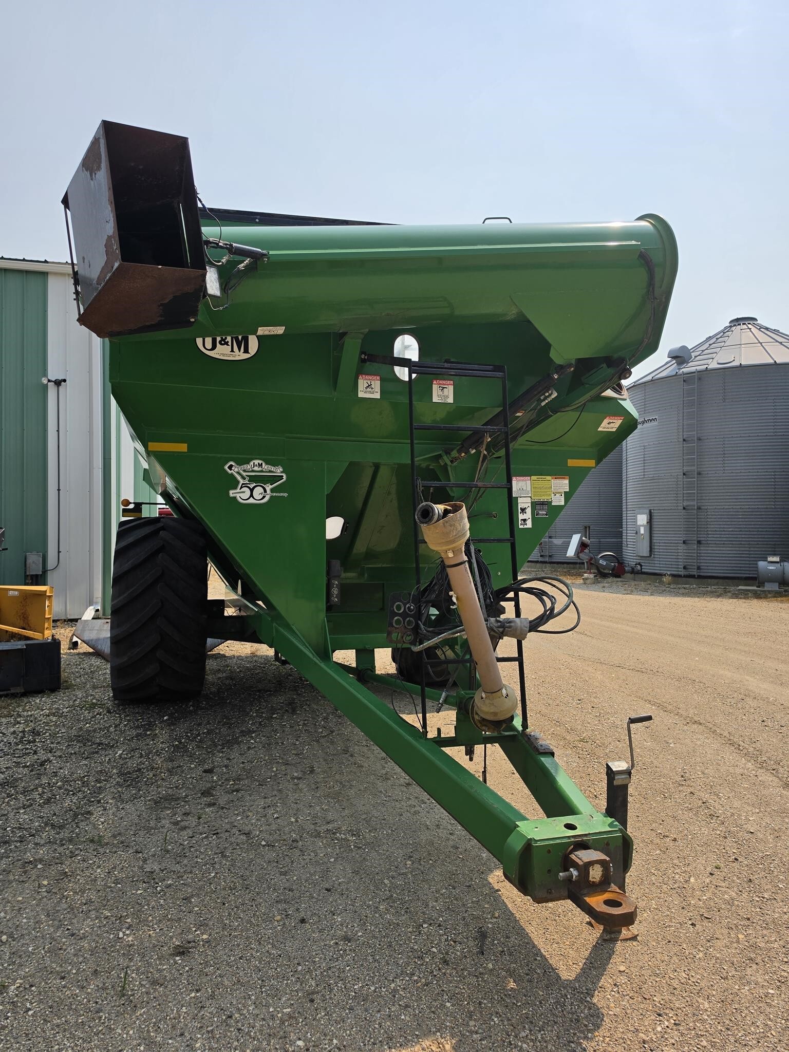 2010 J&M 1151-22S Grain Cart