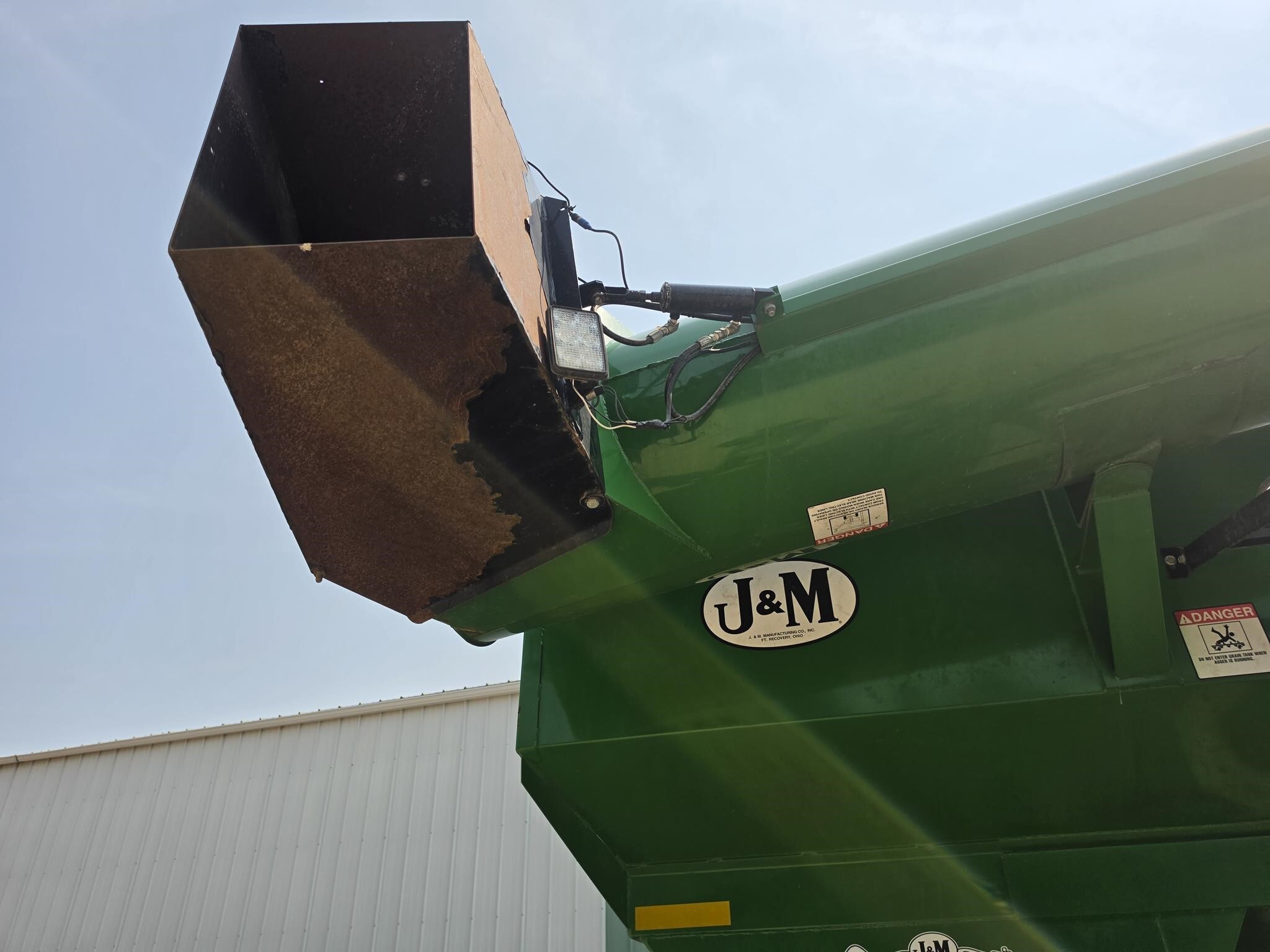 2010 J&M 1151-22S Grain Cart