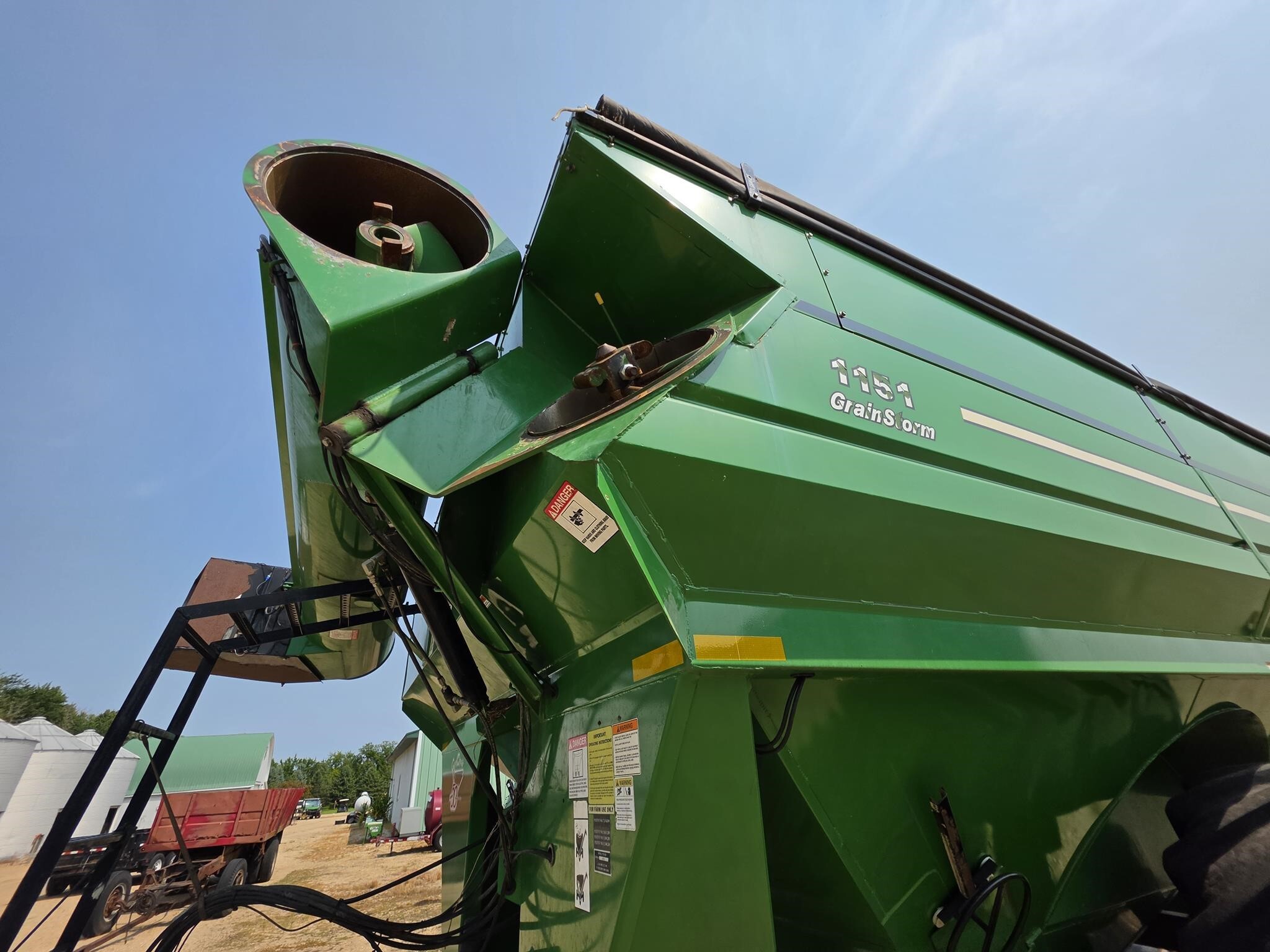 2010 J&M 1151-22S Grain Cart