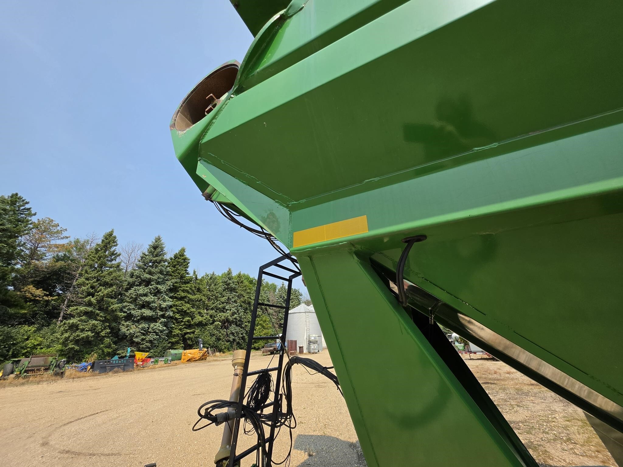 2010 J&M 1151-22S Grain Cart