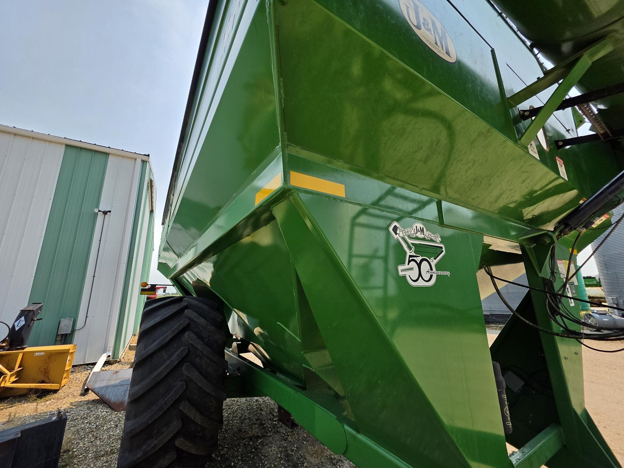 2010 J&M 1151-22S Grain Cart