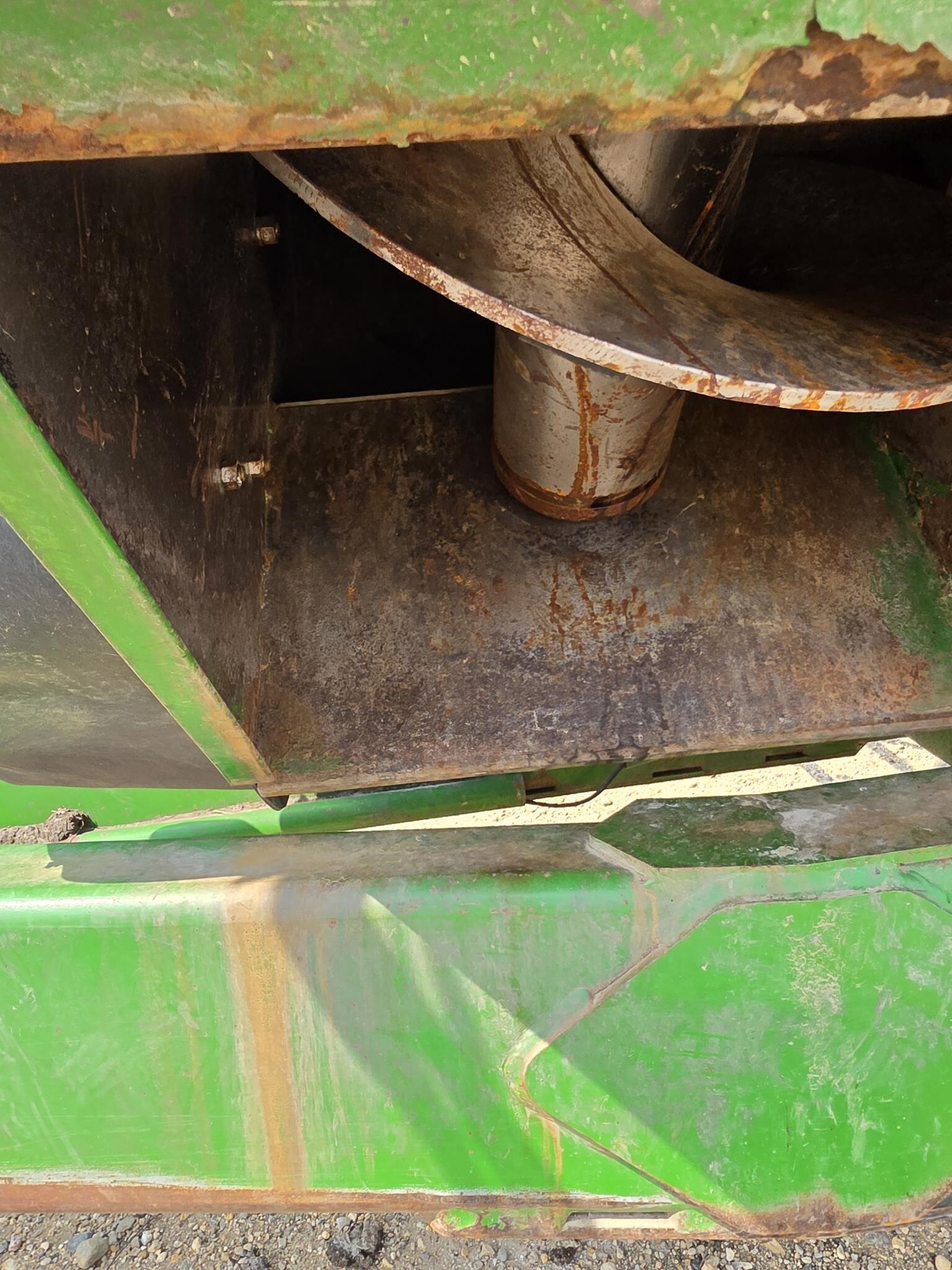 2010 J&M 1151-22S Grain Cart