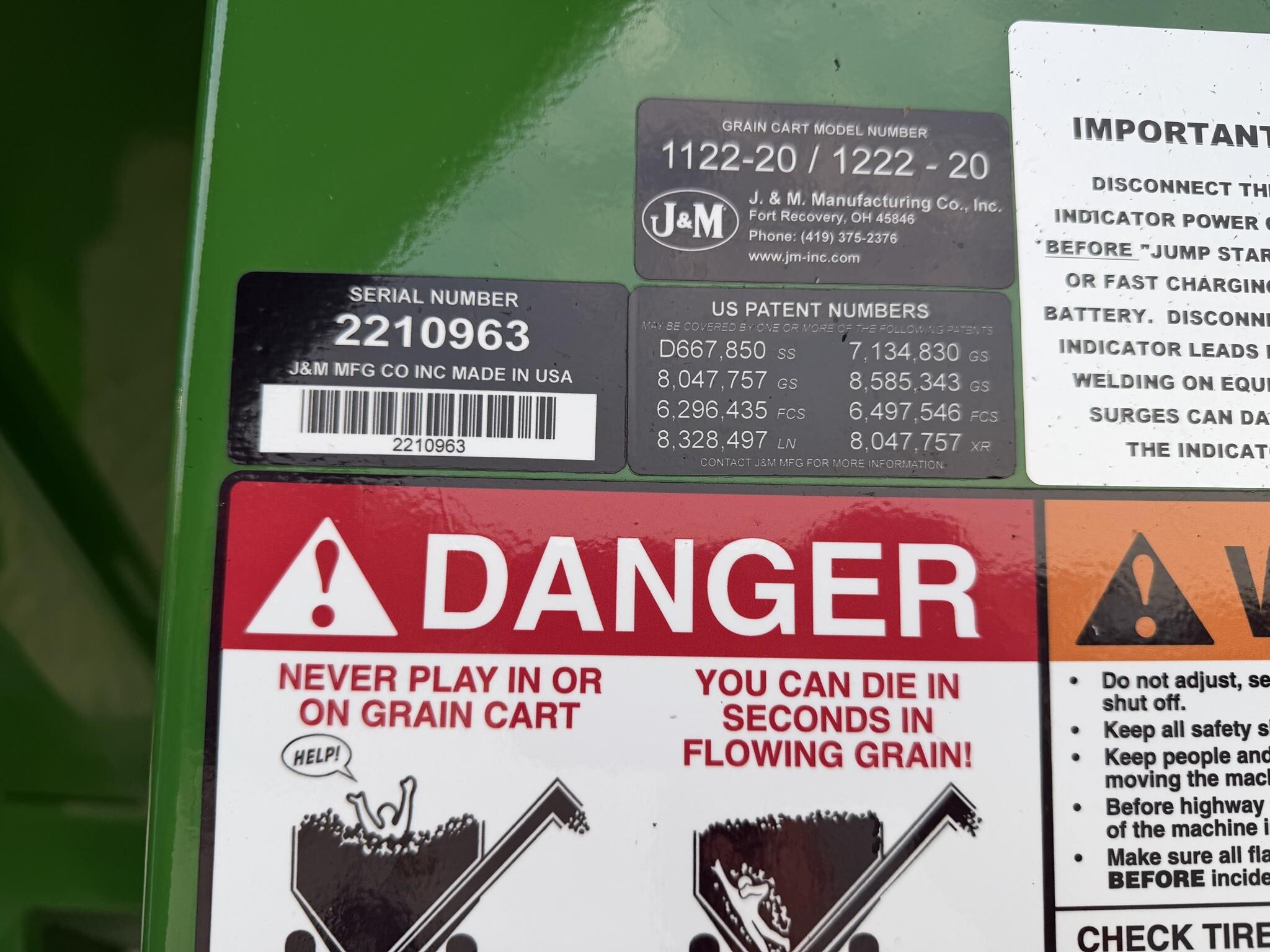 2022 J&M 1122-20S Grain Cart