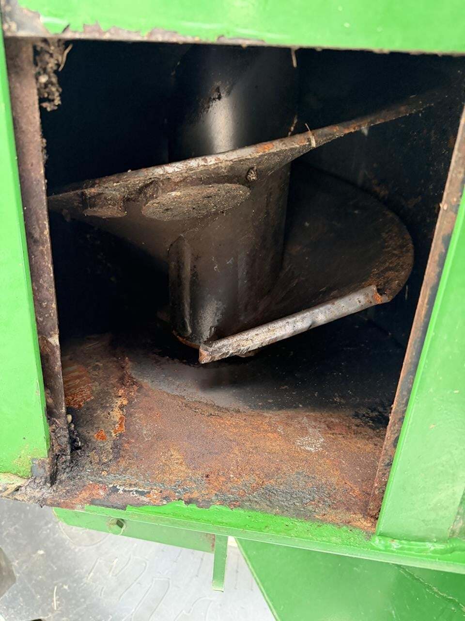 2022 J&M 1122-20S Grain Cart