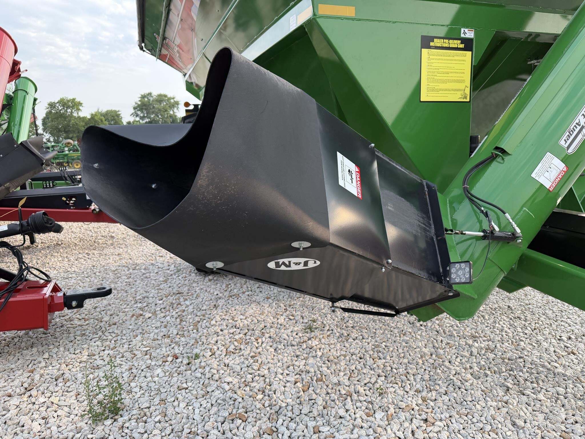 2022 J&M 1122-20S Grain Cart