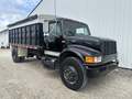 1990 International 4900 Semi Trucks/Trailer