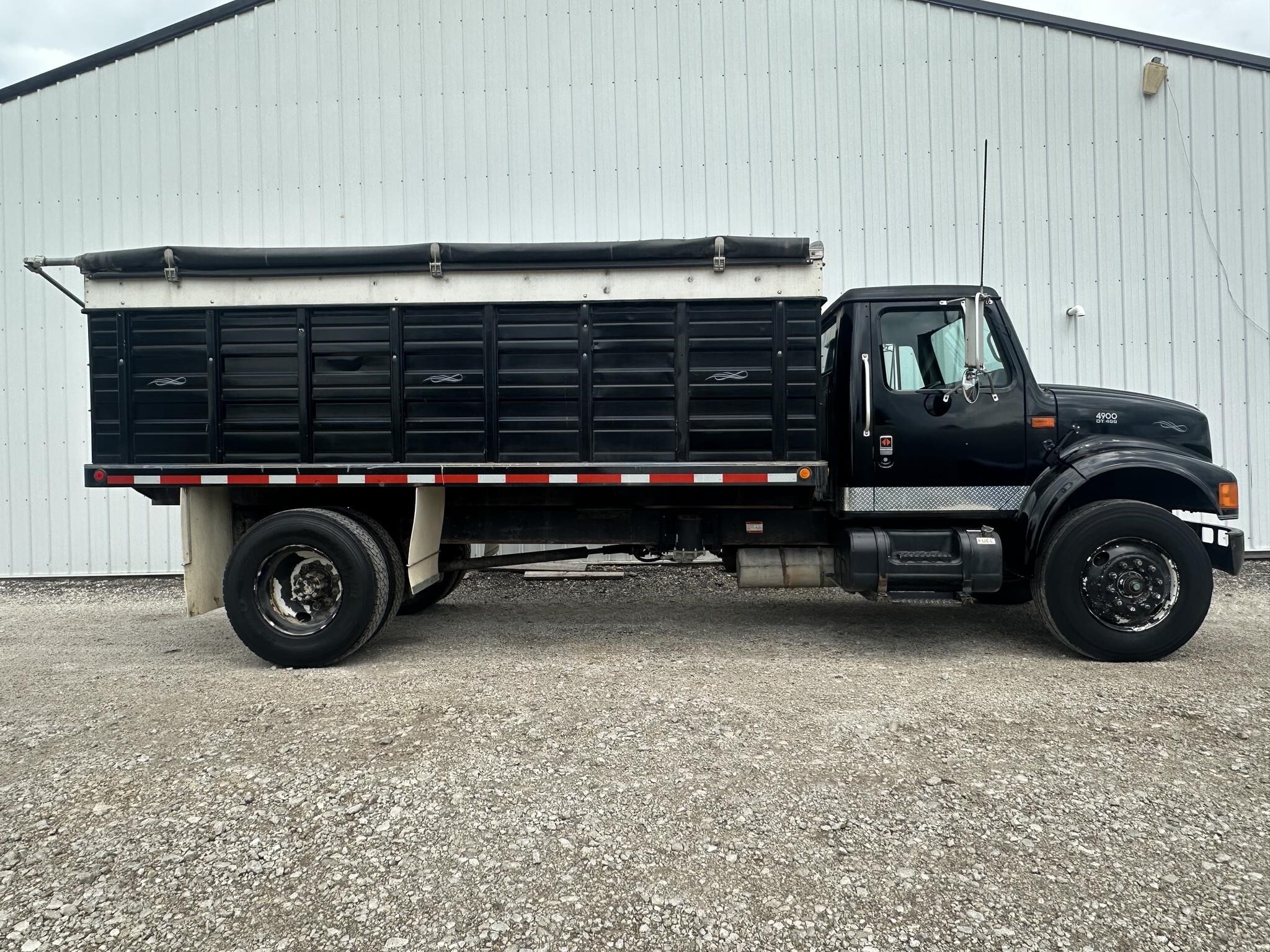 1990 International 4900 Semi Trucks/Trailer