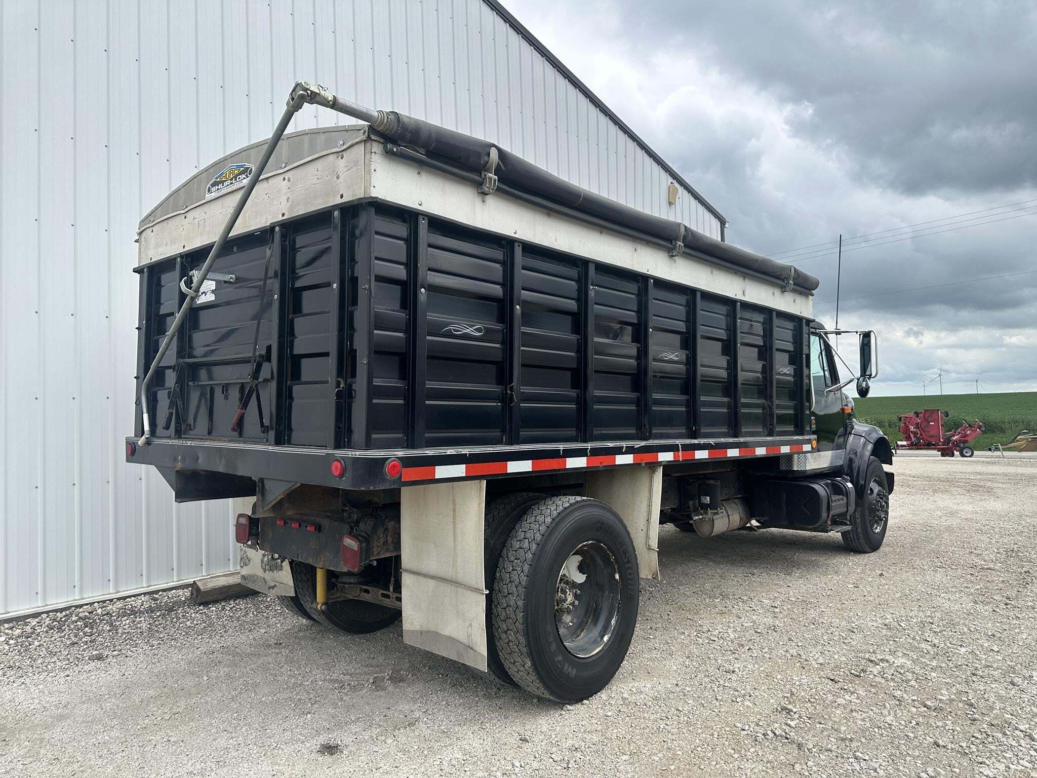 1990 International 4900 Semi Trucks/Trailer