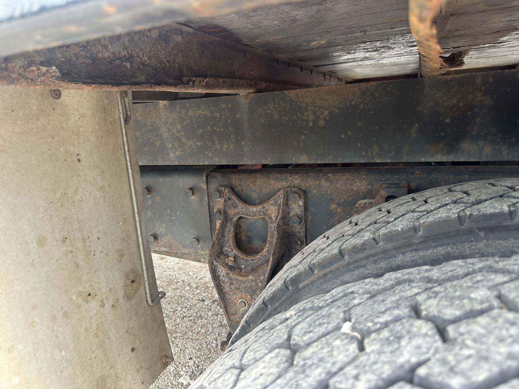 1990 International 4900 Semi Trucks/Trailer