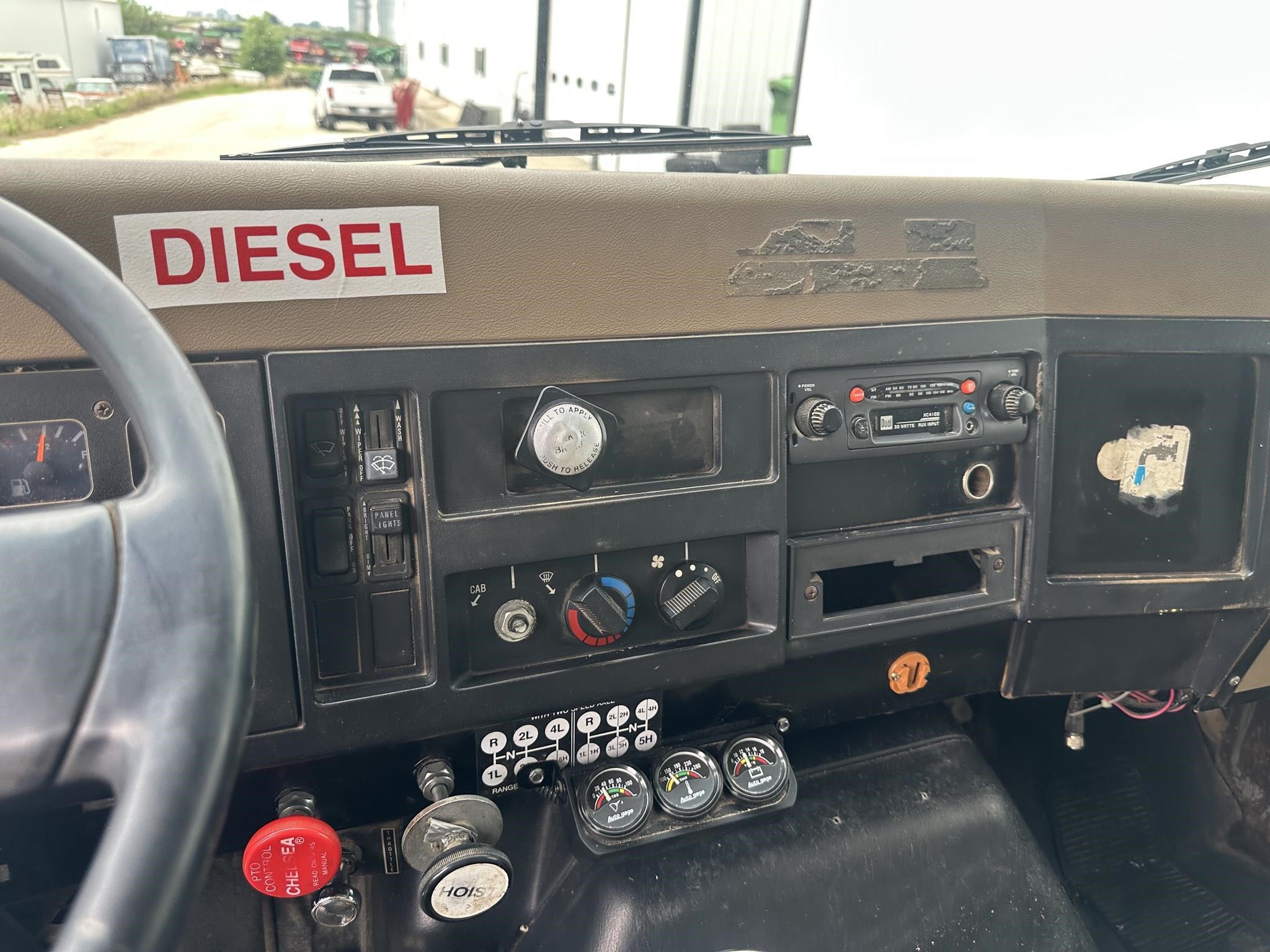 1990 International 4900 Semi Trucks/Trailer