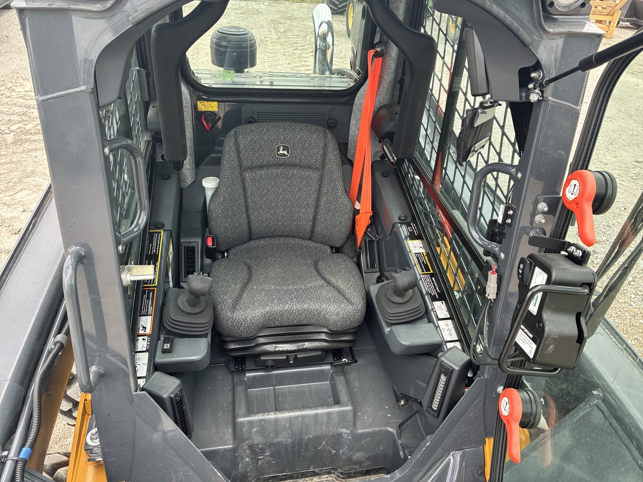 2025 Deere 324G Skid Steer